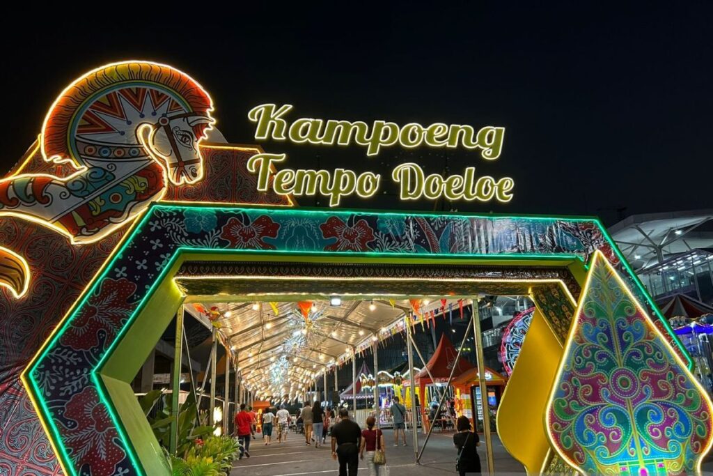 Bisnis Barang Antik di Pusat Kampoeng Tempo Doeloe
